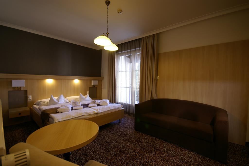 Xavin Wellness Hotel & Restaurant Harkány Δωμάτιο φωτογραφία