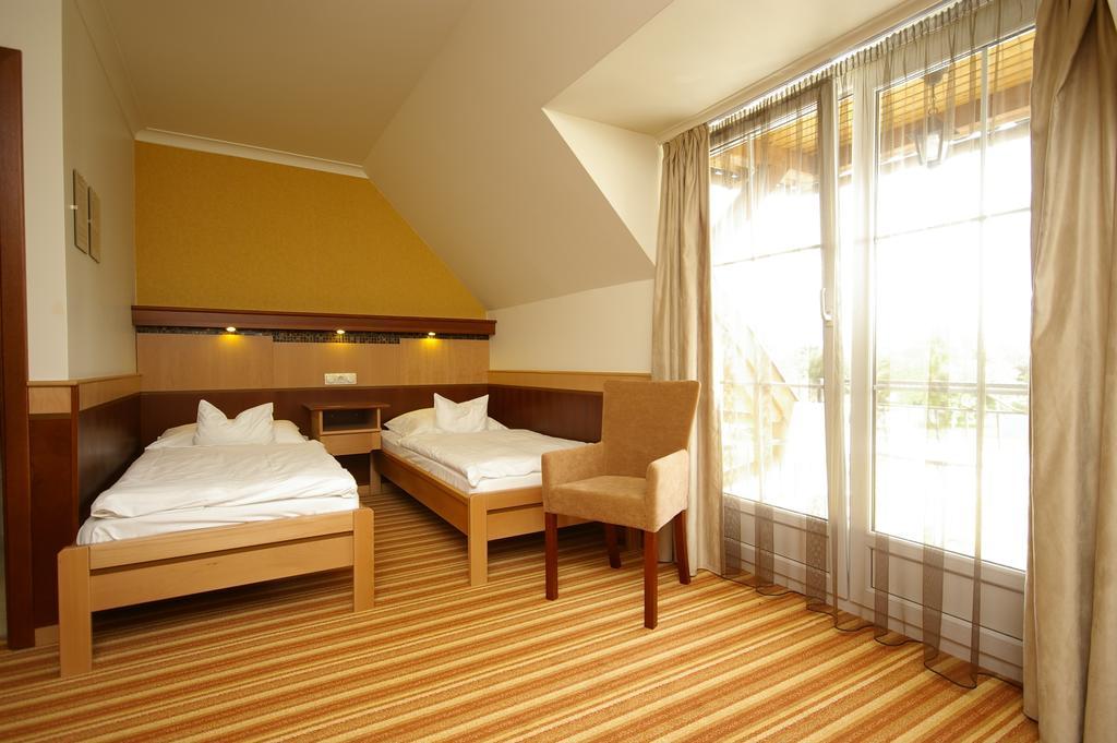 Xavin Wellness Hotel & Restaurant Harkány Δωμάτιο φωτογραφία